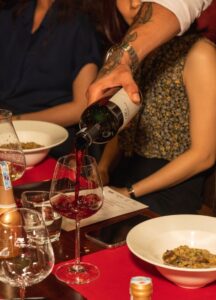 1 chai rượu vang rót được bao nhiêu ly