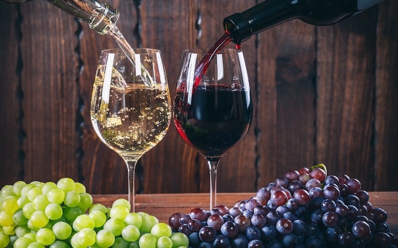 vang trắng hay vang đỏ ngon hơn