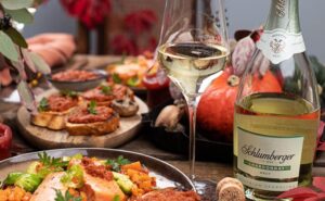 rượu vang trắng ăn với gì