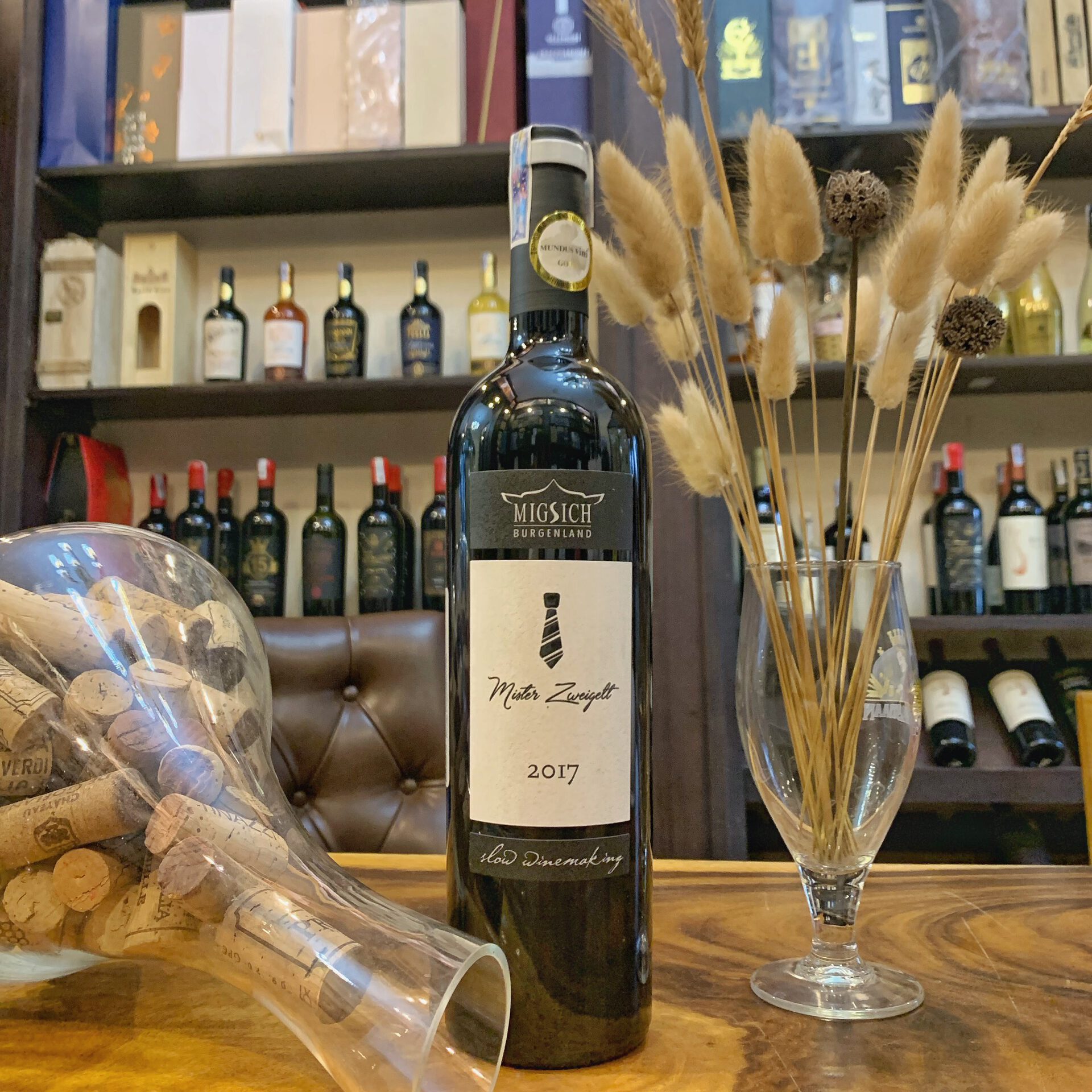 Cách bảo quản rượu vang sau khi đóng nắp 